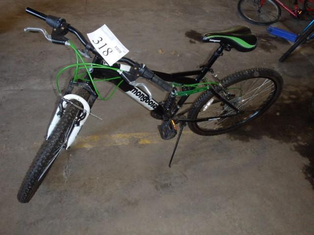 lot 318 image: Mongoose Bicycle, Adult 21 Speed MT...