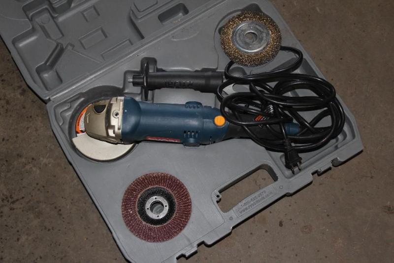 lot 32 image: Ryubi, 4.5" Angle Grinder, wit...