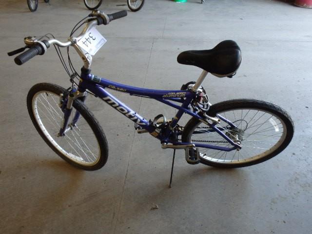 lot 344 image: Motiv Bicycle, Adult 21 Speed MT bi...