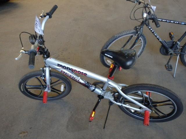 lot 350 image: Mongoose Bicycle, Boys BMX Style, ...