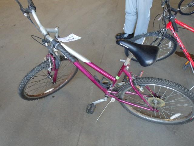 lot 354 image: Magna Bicycle, Adult 21 Speed, Purp...