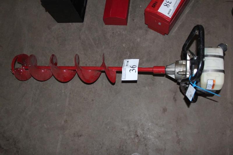 lot 36 image: Eskimo, Stingray, Ice Auger, 33 CC,...
