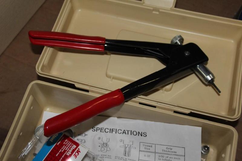 lot 62 image: Hand Riveter Set with case and sp...