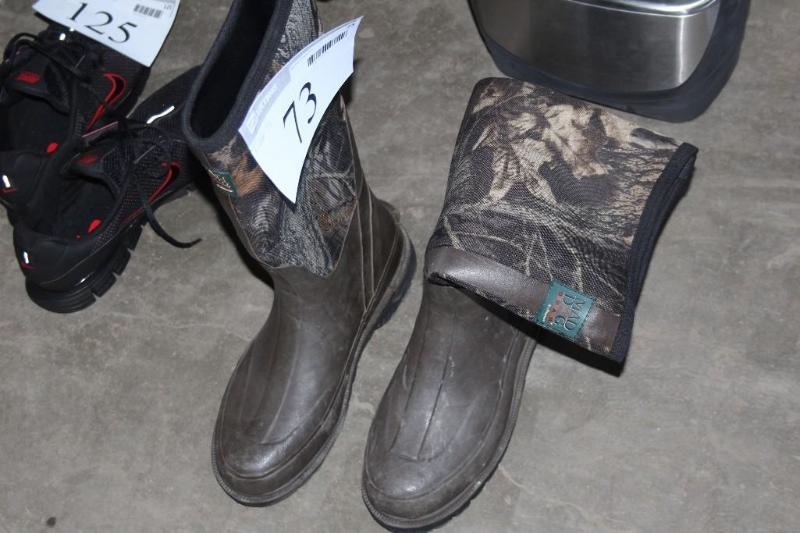 lot 73 image: Mad Dog Gear, Fishing Boots, Steel ...