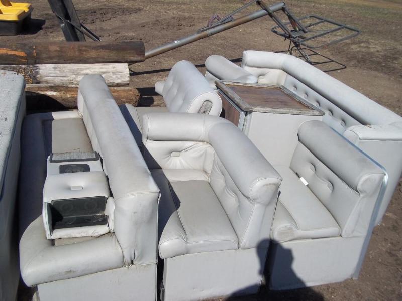 Pontoon Furniture Good for fish hou...