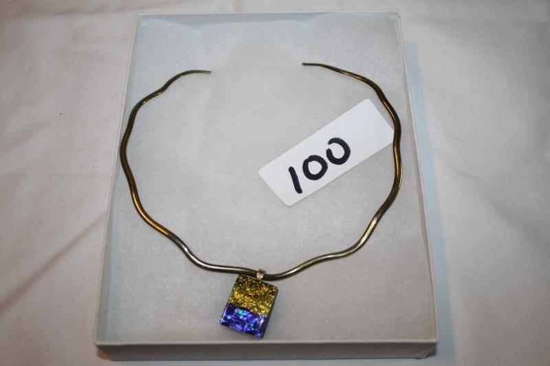 lot 100 image: Jewelry necklace...