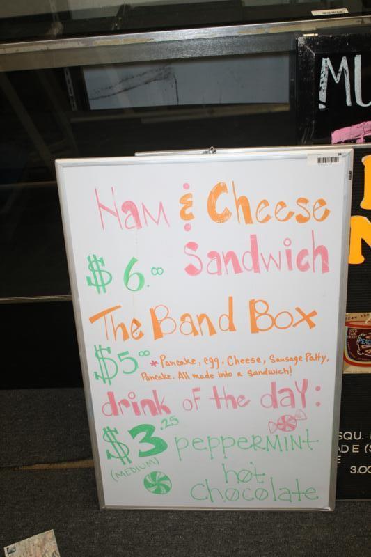 lot 34 image: Whiteboard 23 x 36...