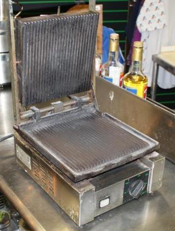 lot 36 image: Sirman commercial panini grill ELIO...