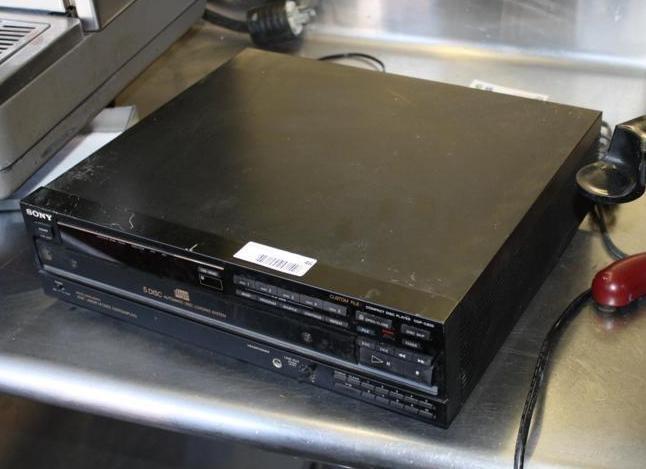 lot 46 image: Sony compact disc player CDP-C80 , ...