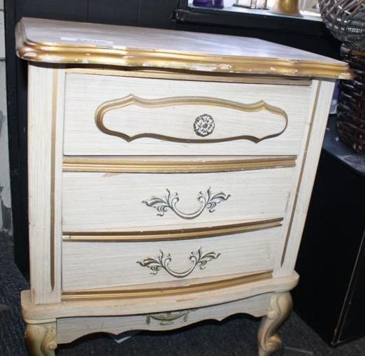 lot 52 image: White dresser 20 x 14 x 24...