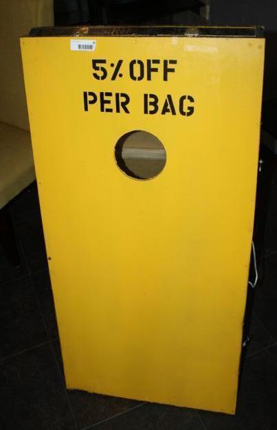 lot 65 image: Folding sign 48 x 24...