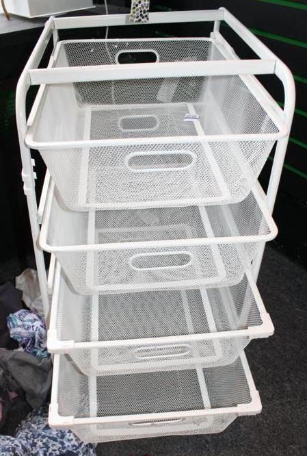 lot 78 image: Wire metal shelves 16 x 24 x 28...