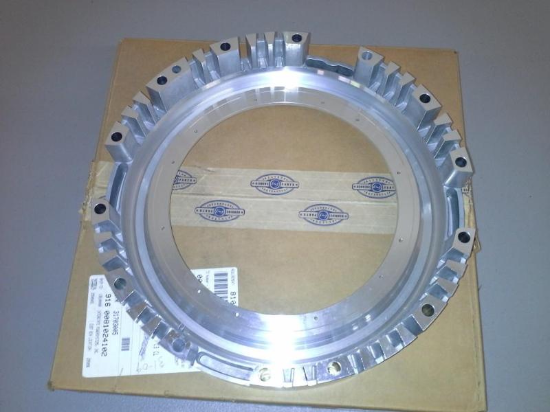 lot 114 image: (Qty 1) HOUSING C3 CLUTCH B500 29505691