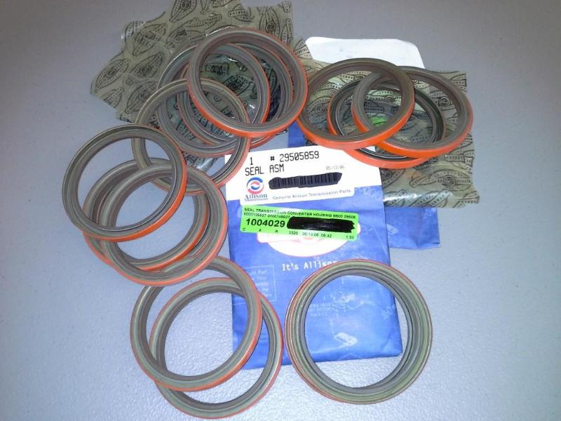 lot 122 image: (QTY 20) SEAL TRANSMISSION CONVERTER HOUSING B500 29505859