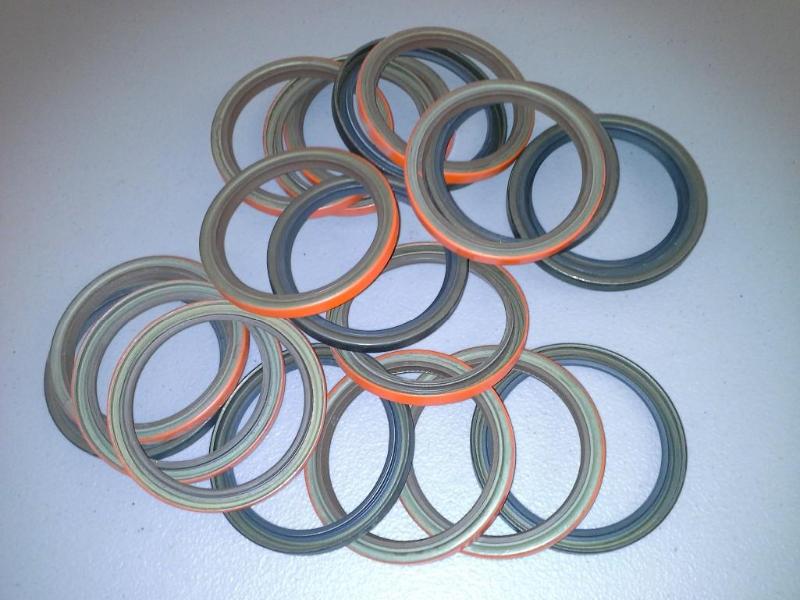 lot 123 image: (QTY 20) SEAL TRANSMISSION CONVERTER HOUSING B500 29505859