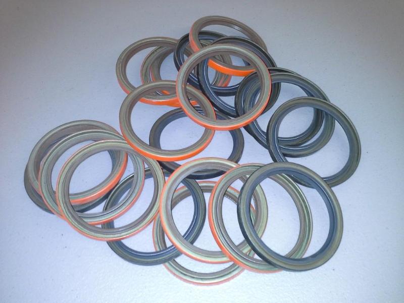 lot 124 image: (QTY 20) SEAL TRANSMISSION CONVERTER HOUSING B500 29505859