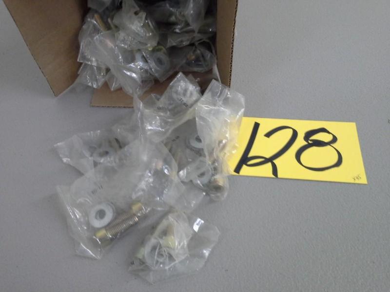 lot 128 image: (QTY 45) KIT TRANSMISSION OUTPUT FLANGE RETAINING B400 B500 29535910