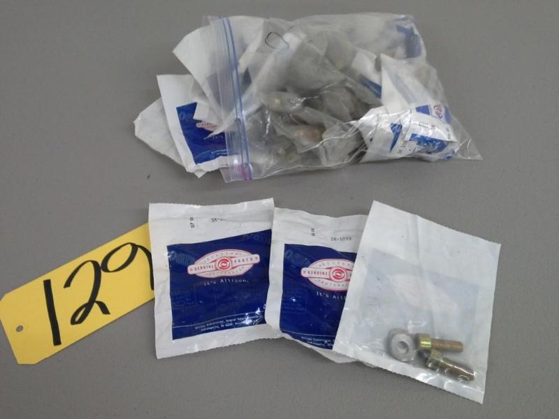 lot 129 image: (QTY 30) KIT TRANSMISSION OUTPUT FLANGE RETAINING B400 B500 29535910