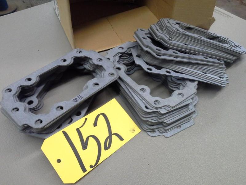 lot 152 image: (QTY 100) GASKET TRANSMISSION PTO  B400 GILLIG LOW FLOOR  23048037