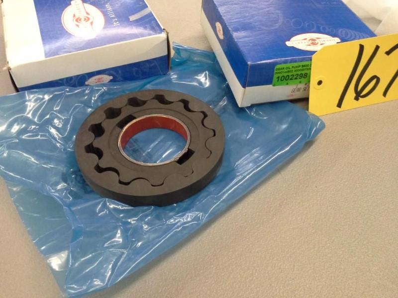 lot 167 image: Qty 2 GEAR OIL PUMP B500 29515691