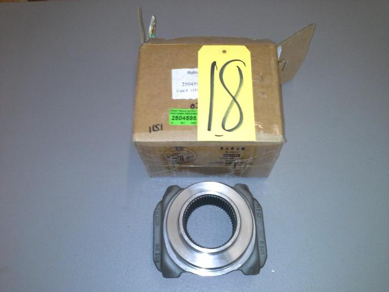 lot 18 image: (QTY 1) YOKE TRANS OUTPUT B500 GILLIG 6-4-8851-1