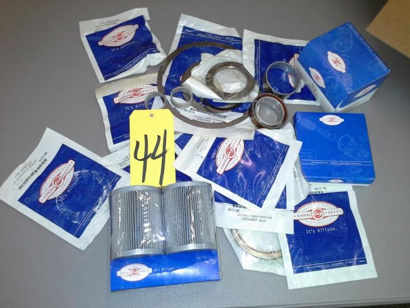 lot 44 image: KIT TRANSMISSION REBUILD B500