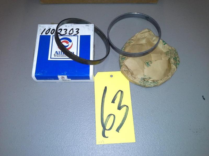 lot 63 image: (Qty 19) BUSHING CLUTCH HUB ASSY. B500 29501485