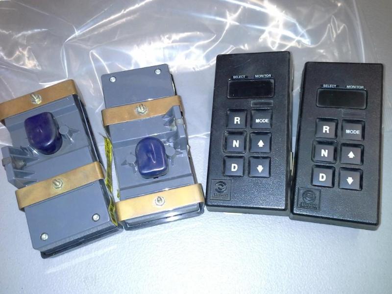 lot 88 image: Qty 2 SELECTOR TRANS SHIFT B500 GILLIG 2300-300s