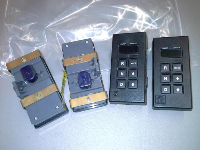 lot 89 image: Qty 2 SELECTOR TRANS SHIFT B500 GILLIG 2300-300s