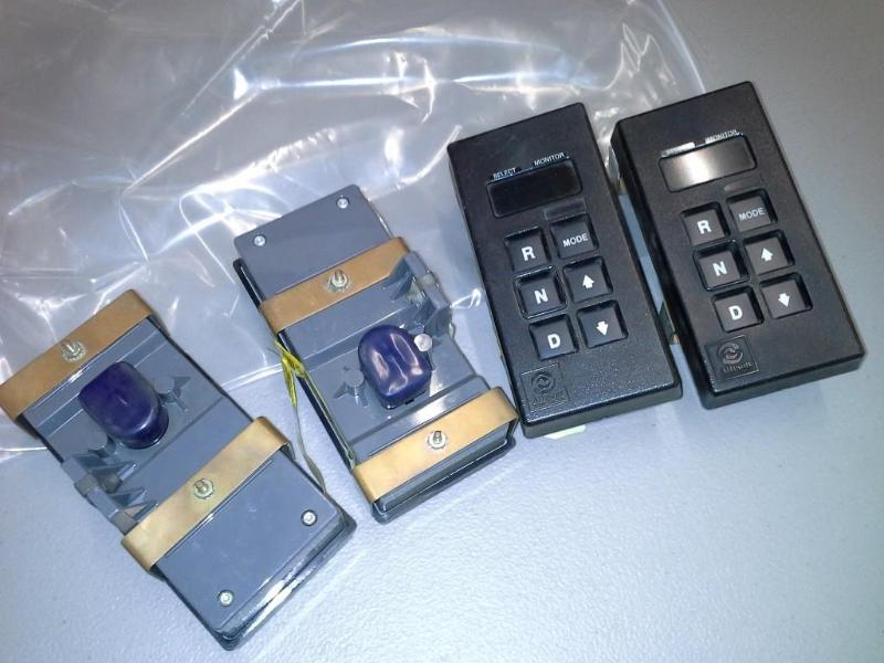 lot 92 image: Qty 2 SELECTOR TRANS SHIFT B500 GILLIG 2300-300s