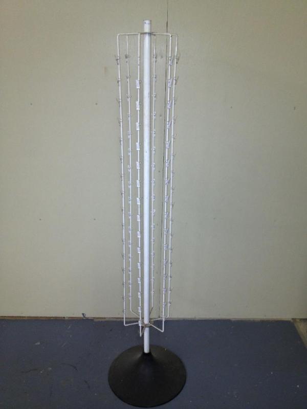 lot 17 image: Clip Style Chip Merchandiser