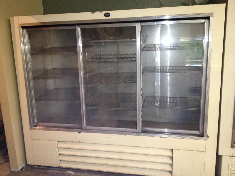 lot 4 image: Clover 3 Sliding Door Cooler