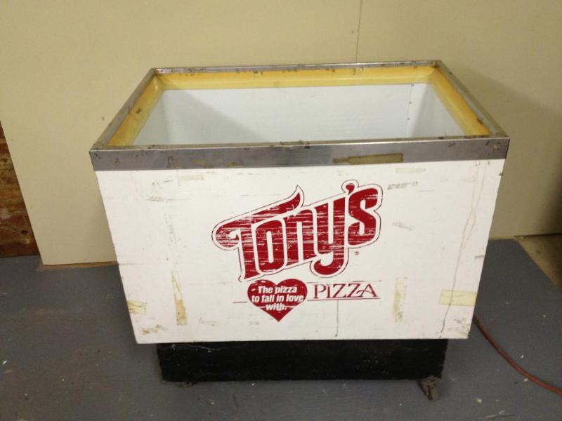 lot 7 image: Tonys Pizza Freezer