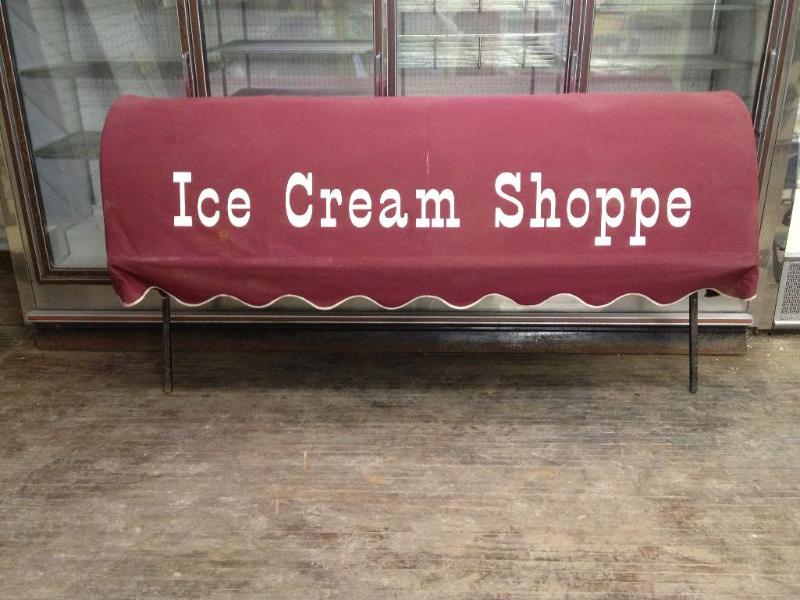 lot 8 image: Ice Cream Shoppe Canvas Awning