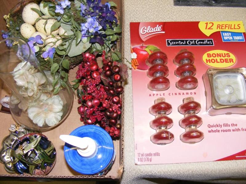 Variety lot of decorative items, Gl...