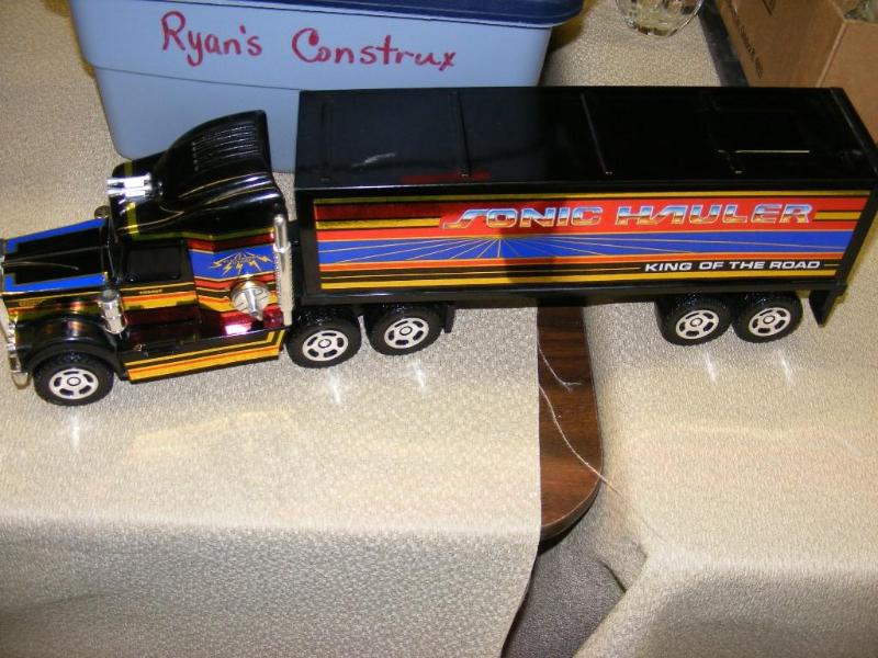 Sonic Hauler 18 wheeler...