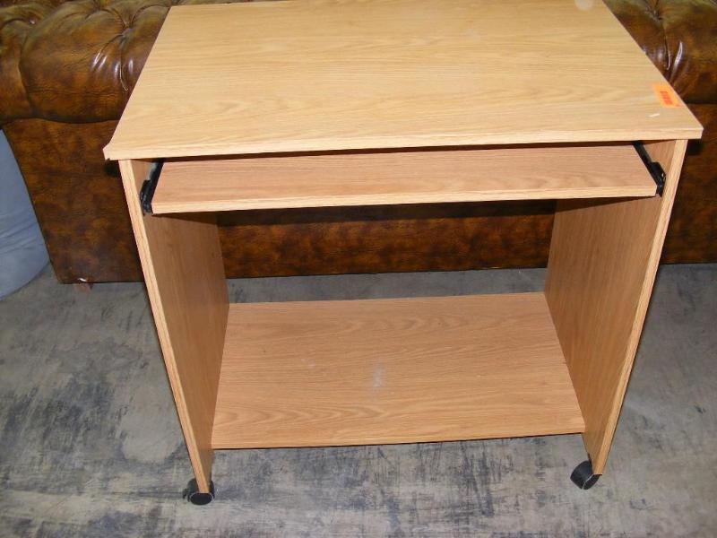 Small Computer Desk, with pull out ...