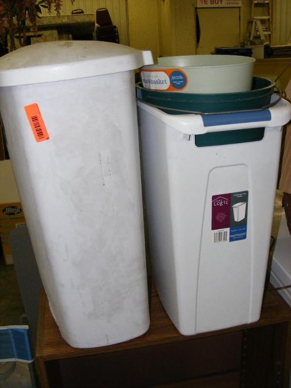 2 Kitchen Garbage Cans, Green Pail ...