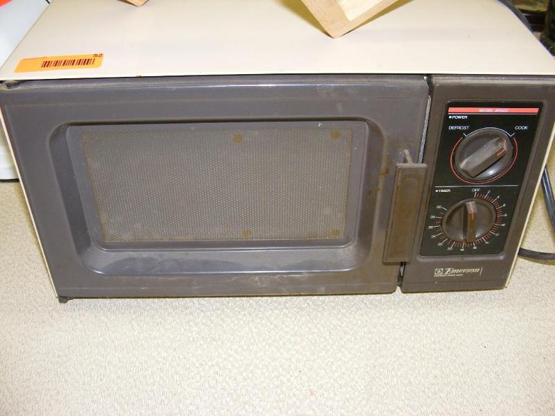 Emerson Microwave Oven...