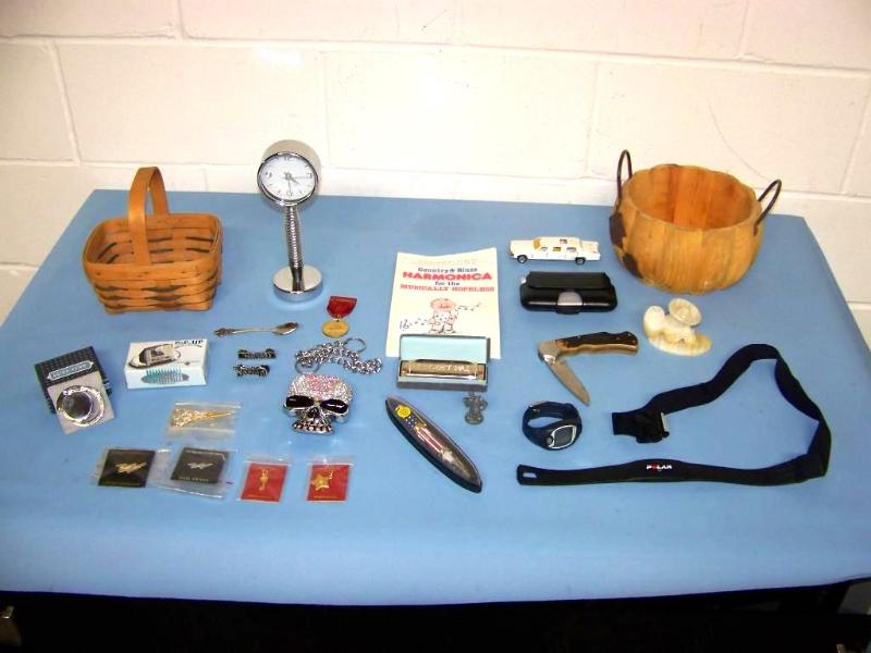lot 25 image: Random  Miscellaneous Items