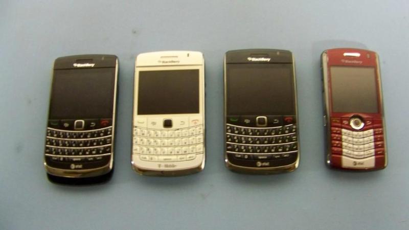 lot 28 image: (4) Blackberry Phones