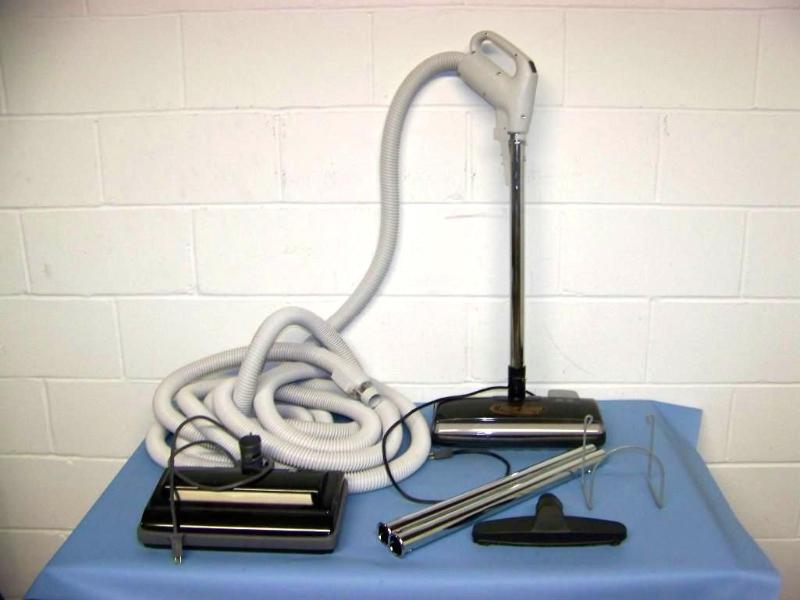 lot 46 image: In-House (Central Vacuum) Powered Vac Heads, Hose and Bracket
