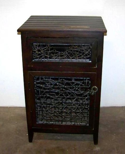lot 73 image: Small End Table  Cabinet - VINTAGE  ANTIQUE