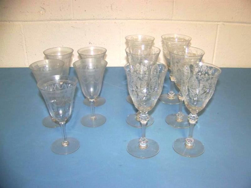lot 74 image: (11) Wine Glasses