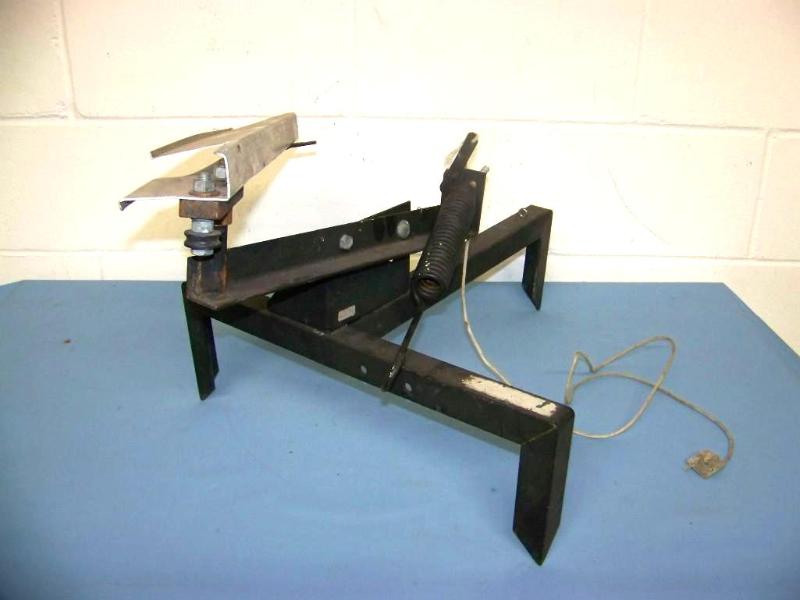 lot 88 image: Skeet Target Launcher