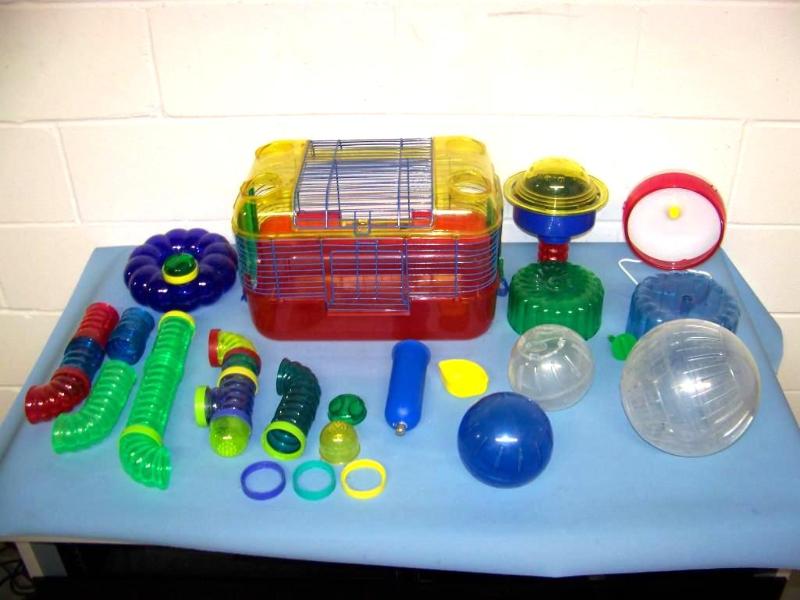 lot 95 image: Hamster  Mouse  Gerbil Cage, Wheels, Tubes and Excercise Balls