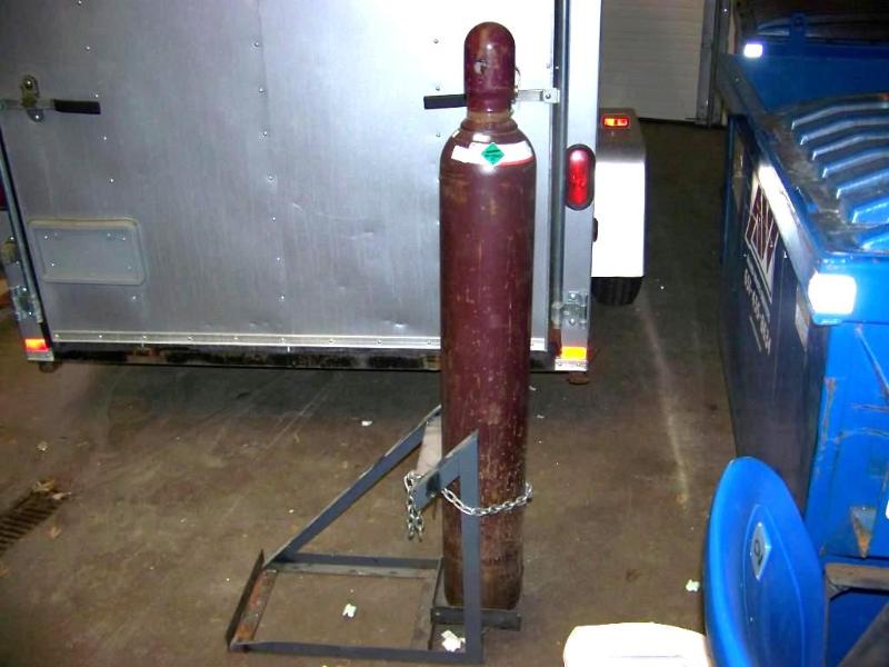 lot 97 image: Linde Air Products, Gas  Welding Tank