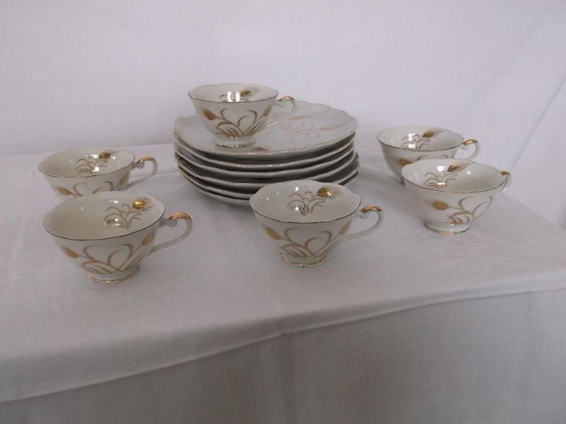 Nice Lefton China snack set comes ...