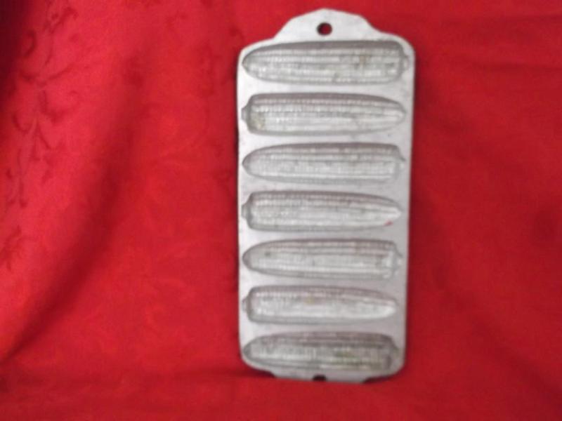&nbspVintage Corn muffin pan in gr...