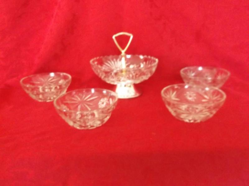 Nut Candy dish with 4 matching bow...